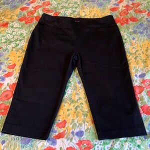 LAST CHANCE ✨ Croft & Barrow Petites Effortless Stretch Pant Capri 16P Regular